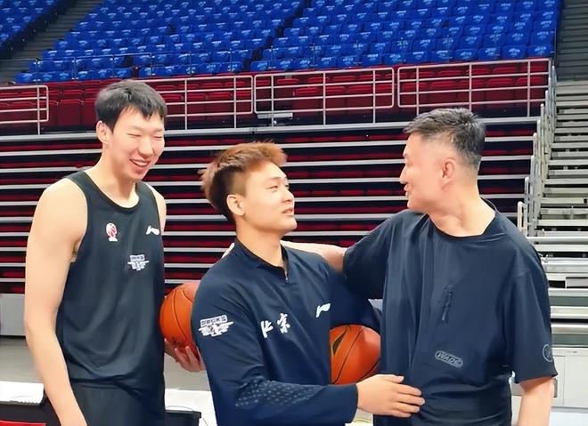 一个国家能蠢到什么程度？看看法国就明白了：法国黑人接近800万，巴黎新生儿里70%是黑人