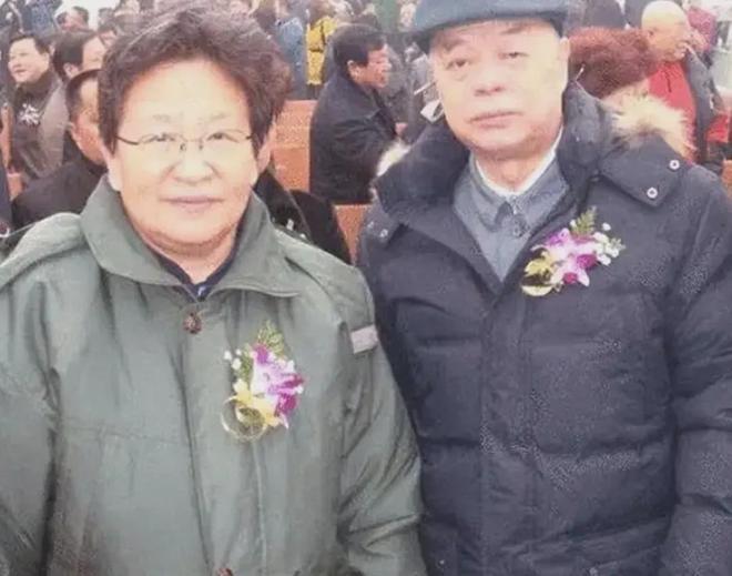 火箭3换2交易，收获超预期！次轮状元签捡漏，斯通选秀眼光太犀利
