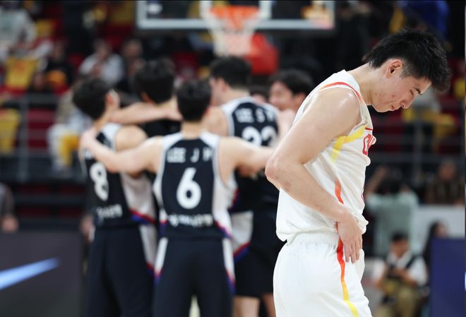 徐昕请假推迟去国家队报到:世预赛仅打28秒 此前婉拒马刺夏联邀约