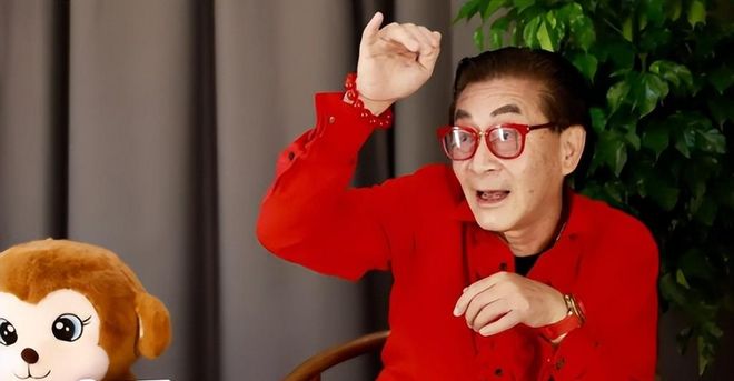 天空体育记者：那不勒斯加紧租借尤文中卫加蒂，含买断条款