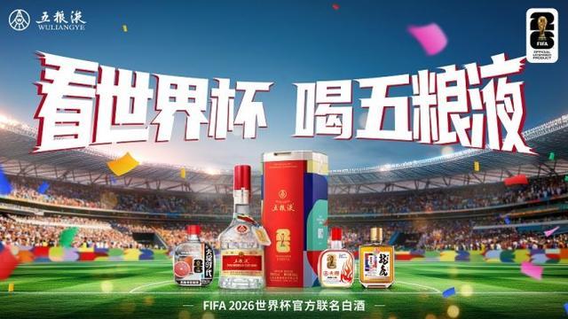穆勒和新女友近照，身家过亿很潇洒，离婚仅1个月，女友小11岁