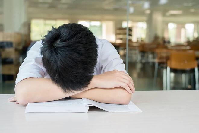 苹果出手限制开屏摇一摇广告：国行专属 可自主关闭权限