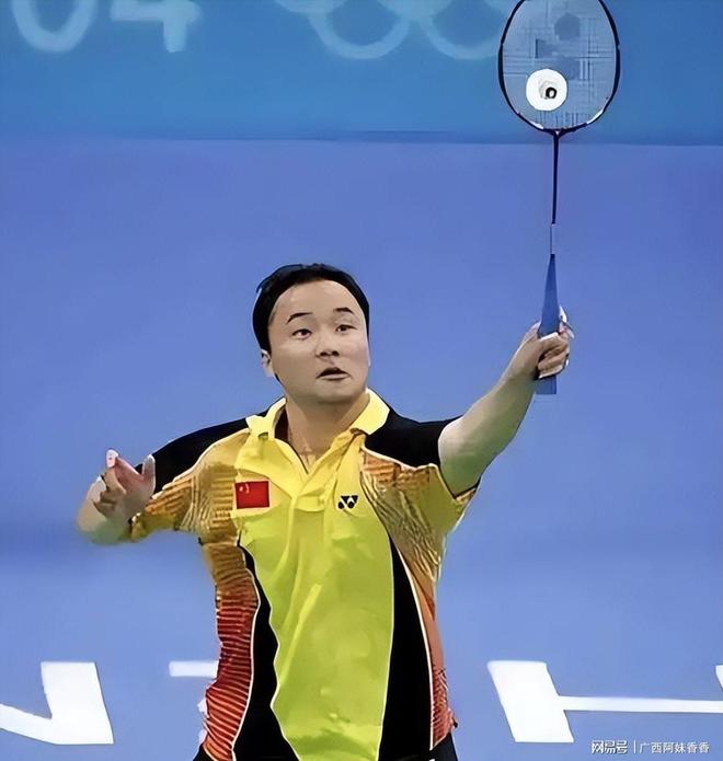 吉林主场播放致敬姜宇星视频,球员泪洒球场