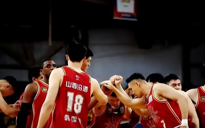 媒体人:余嘉豪出去一年就回来 这种留洋没有太大的意义